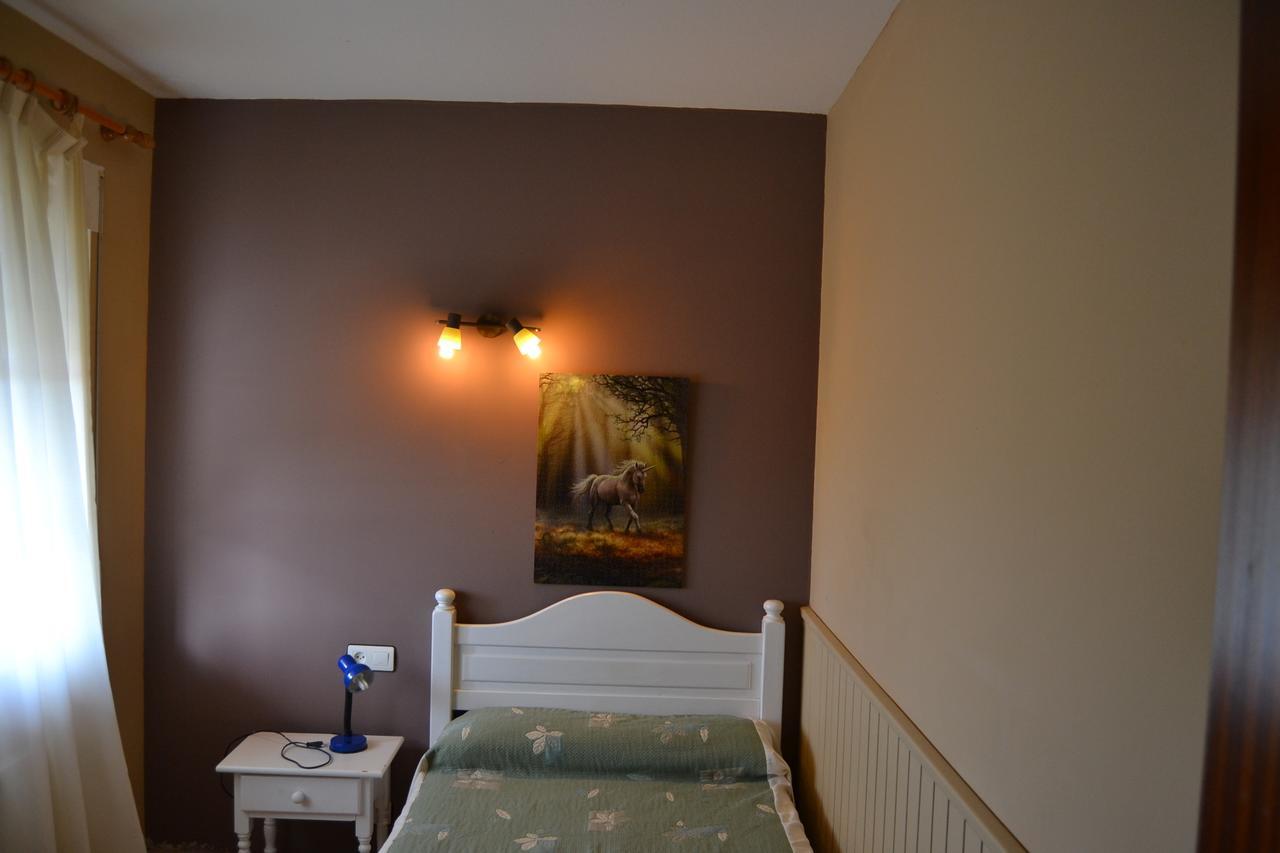 Jarrio Hotel Restaurante Las Camelias חדר תמונה