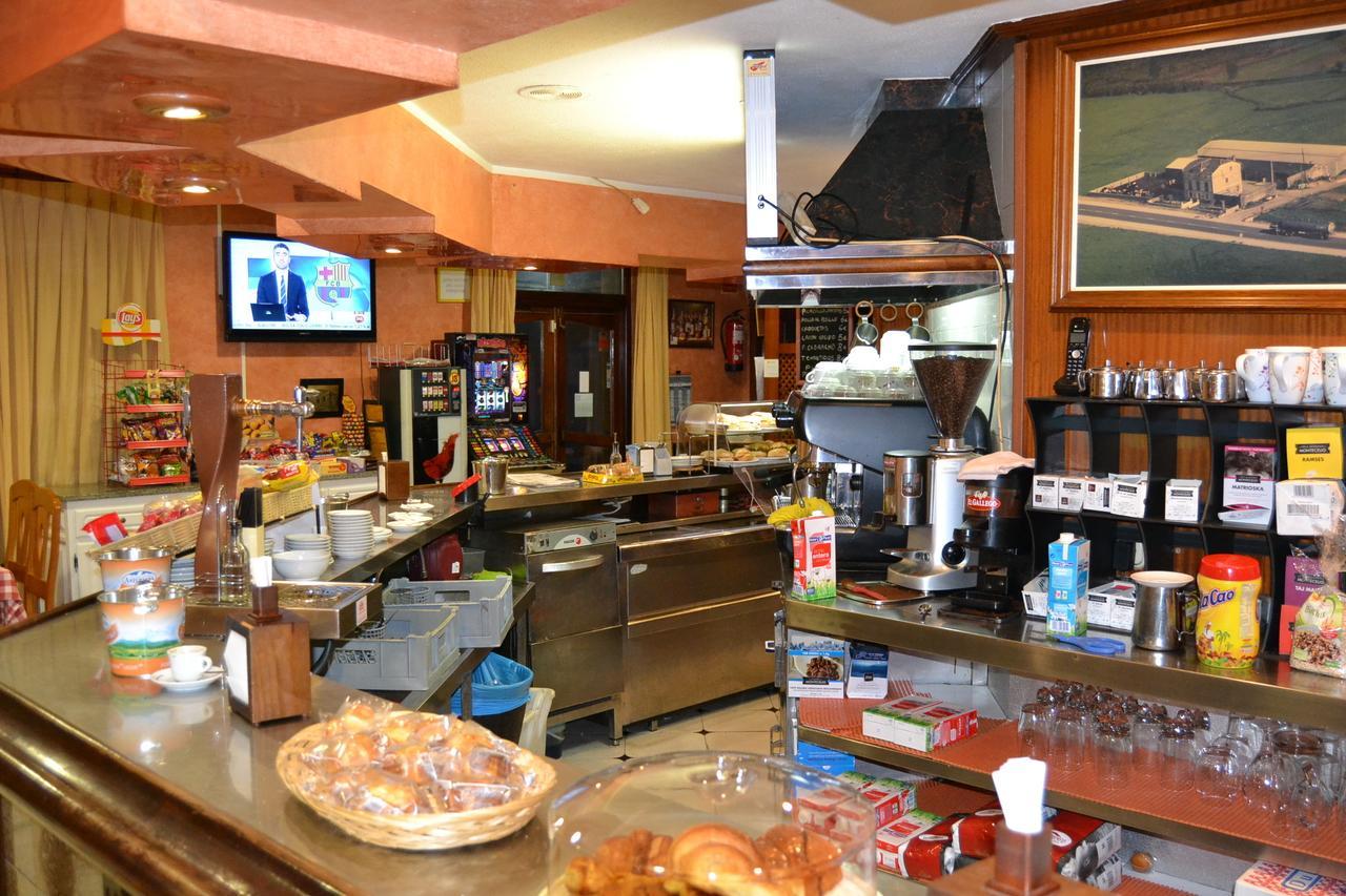 Jarrio Hotel Restaurante Las Camelias מראה חיצוני תמונה